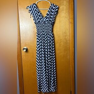 FC Black & White Chevron Maxi Dress XL-XXL | Smocked Waist | Tie Straps